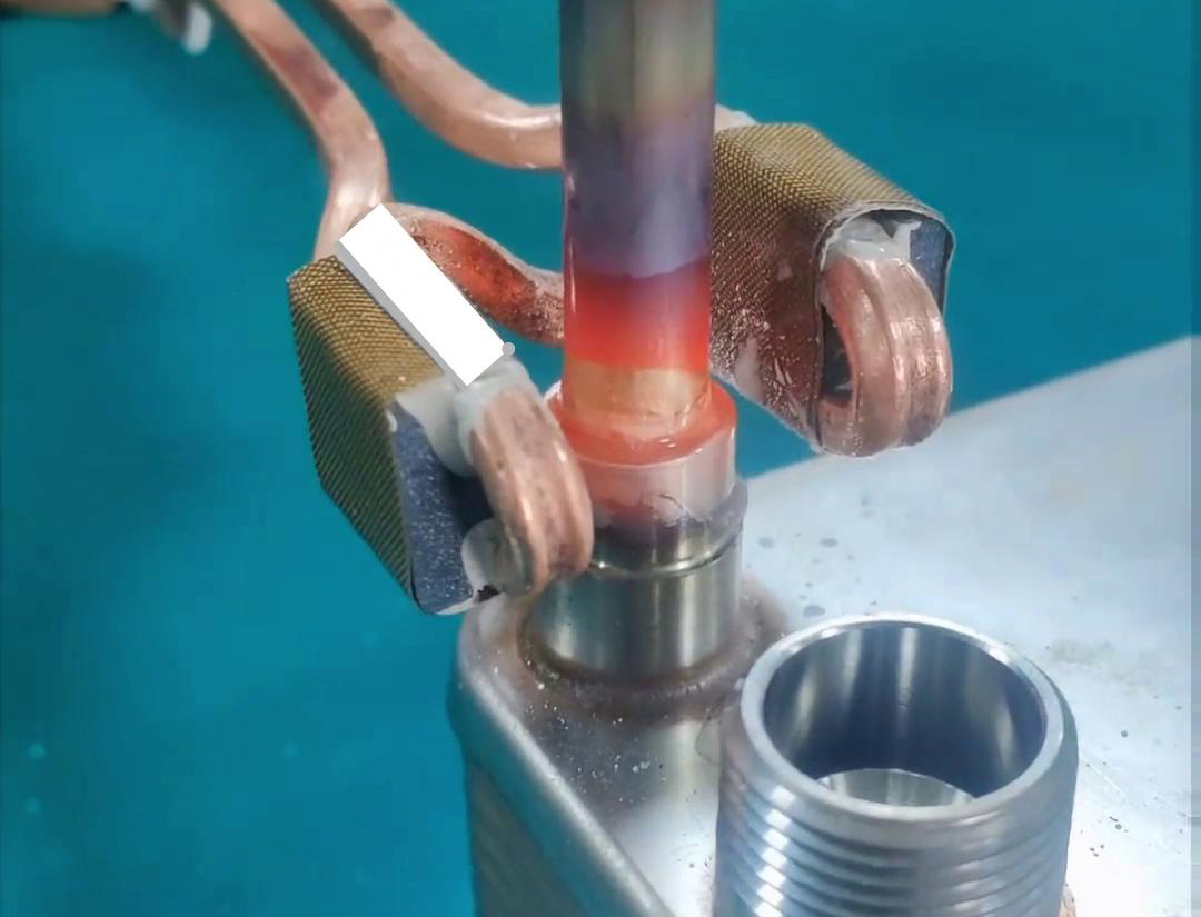 手持式高频焊机具有足够的功率和稳定性以应对板式换热器铜铝焊接的需求