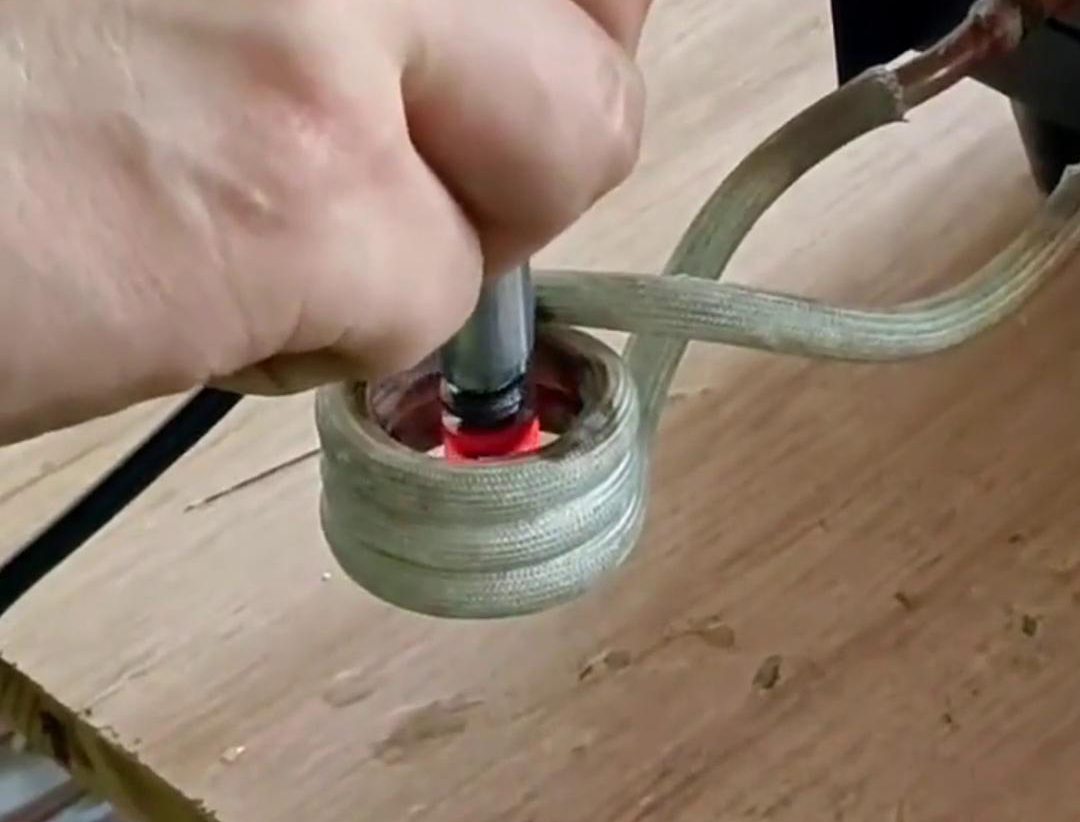 海拓高频淬火机助力小轴高质量淬火热处理