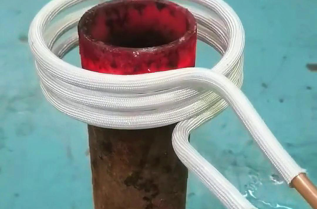 简易手持式软链接高频机加热钢管材料