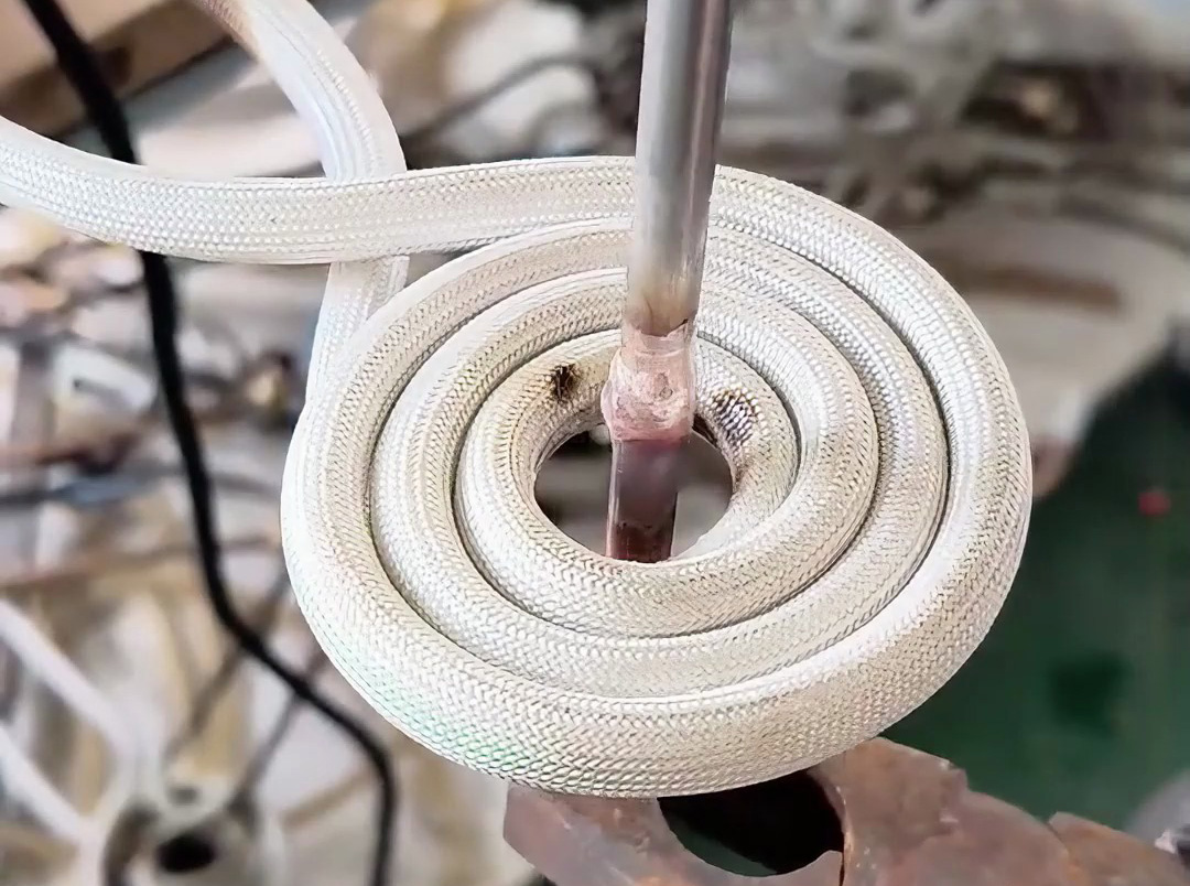 铜铝管高频焊接工艺：5-7 秒快速连接的技术实现与工厂应用