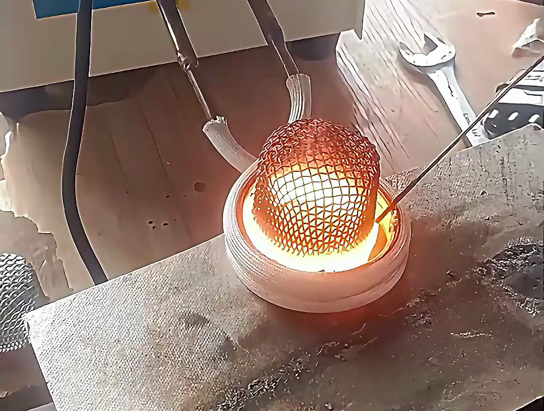 高频焊机在焊接不锈钢滤网做的过滤器焊接