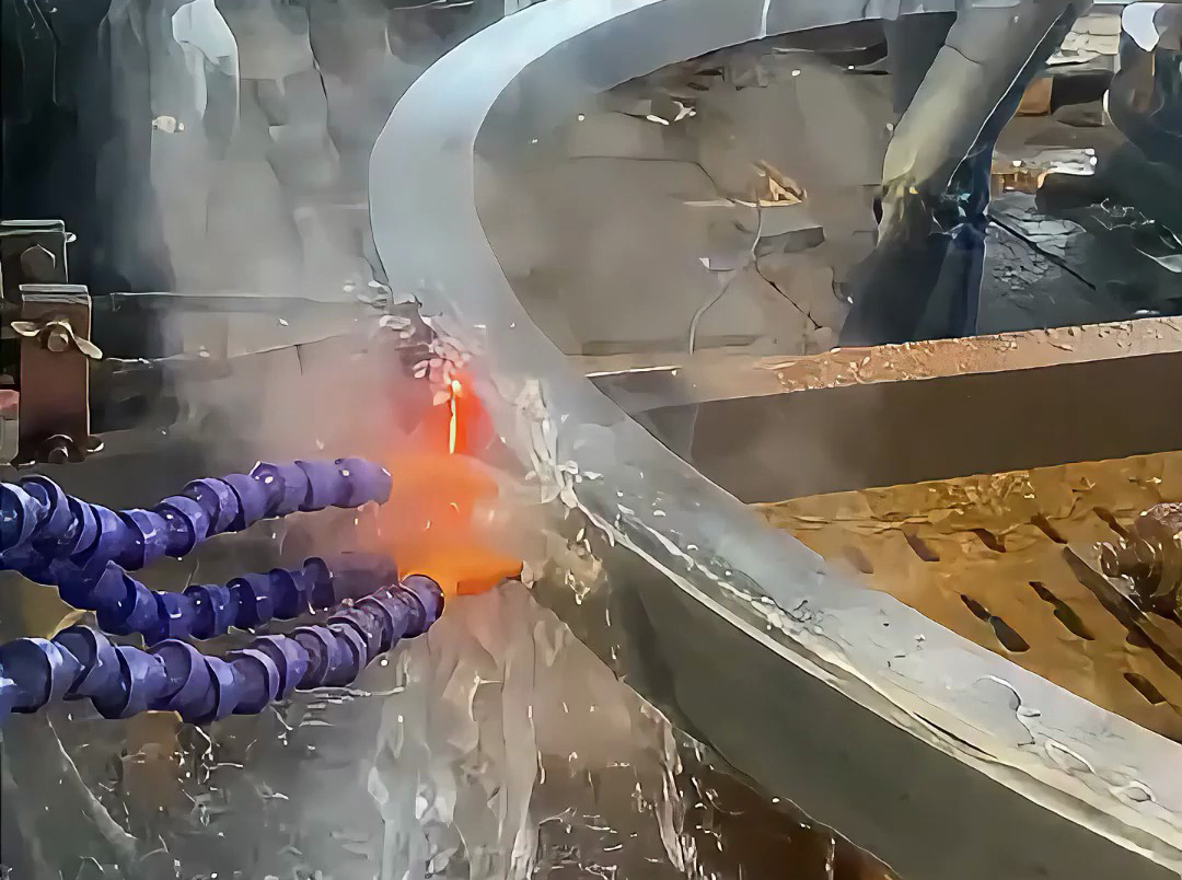 高频淬火设备:齿轮环与径向套类零件的自动化表面强化核心工艺(图1) 高频淬火设备:齿轮环与径向套类零件的自动化表面强化核心工艺(图1)