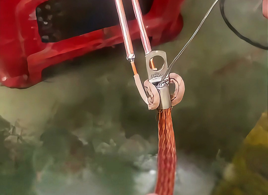 线束端子高频锡焊，使用6KW超高频焊接机，5秒钟焊接一个