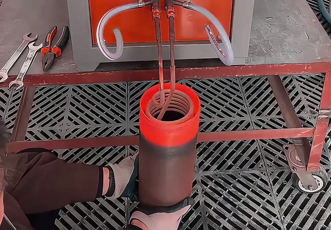 钢管内孔加热新突破!海瑞拓感应加热设备让你告别传统火焰加热方式(图1) 钢管内孔加热新突破!海瑞拓感应加热设备让你告别传统火焰加热方式(图1)