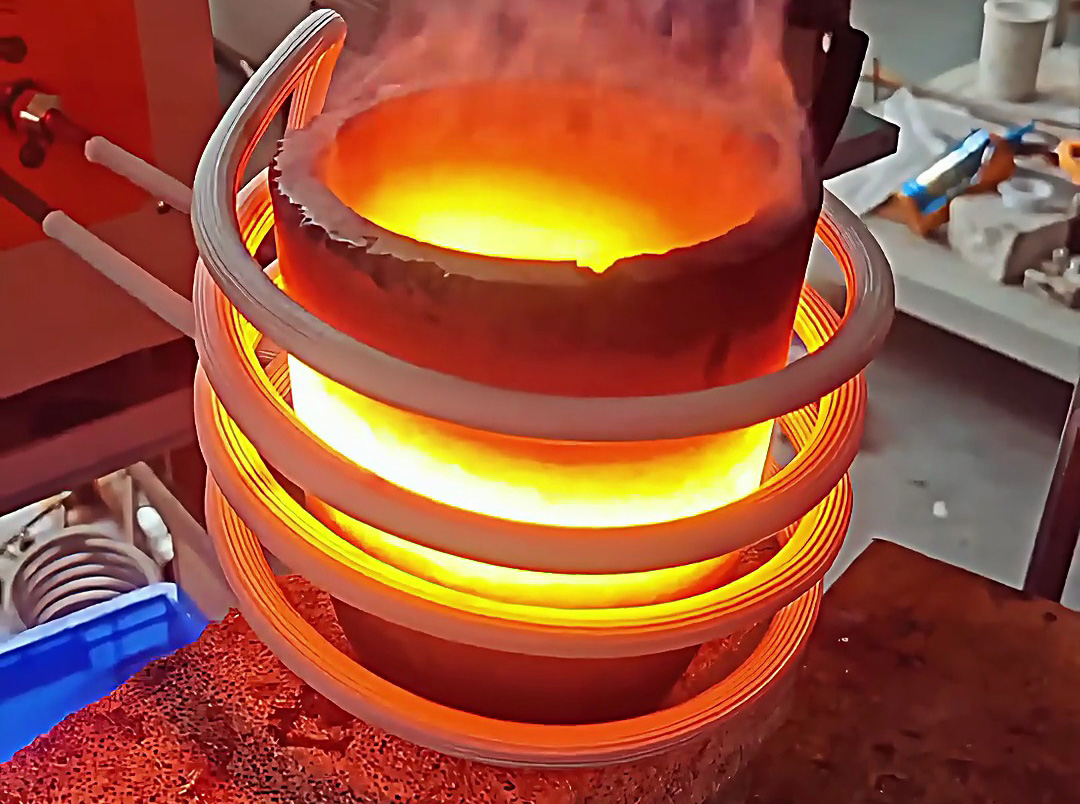 高频熔炼炉温度飙至 2000 度，金银铜铁铝全兼容熔炼