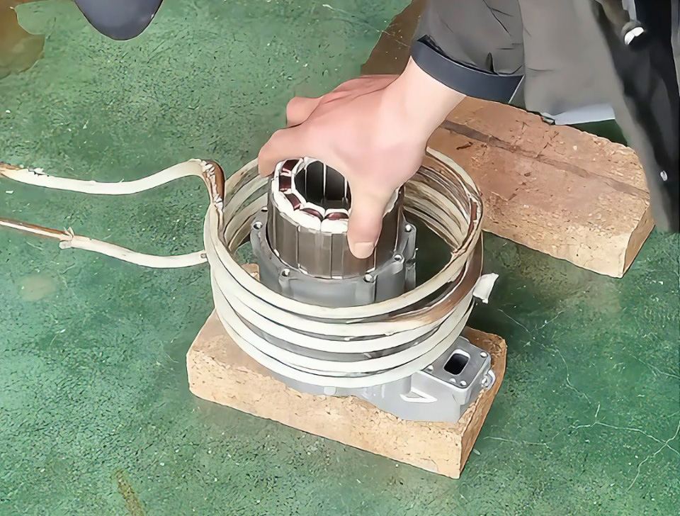 高频加热机在新能源电机热装配工艺中扮演着关键角色