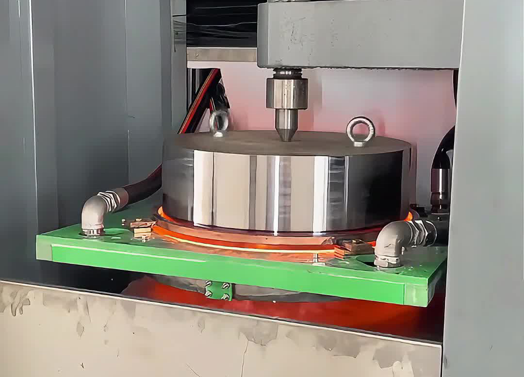 700mm大直径轴淬火首选!海瑞拓高频淬火机床,表硬芯韧变形小(图1) 700mm大直径轴淬火首选!海瑞拓高频淬火机床,表硬芯韧变形小(图1)