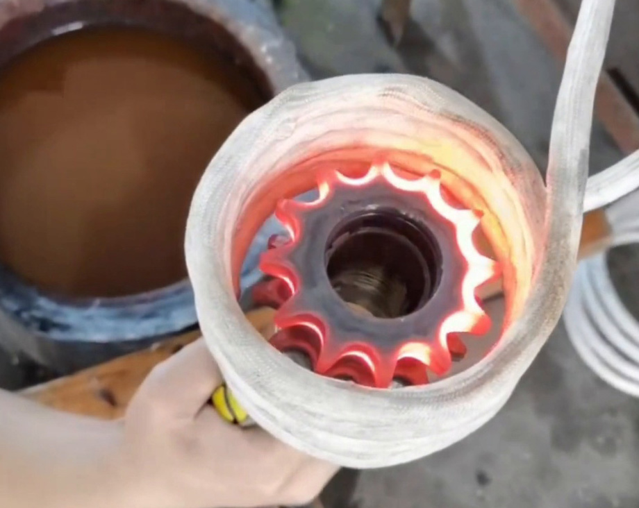 齿轮淬火全过程曝光！高频加热淬火方式你见过吗？