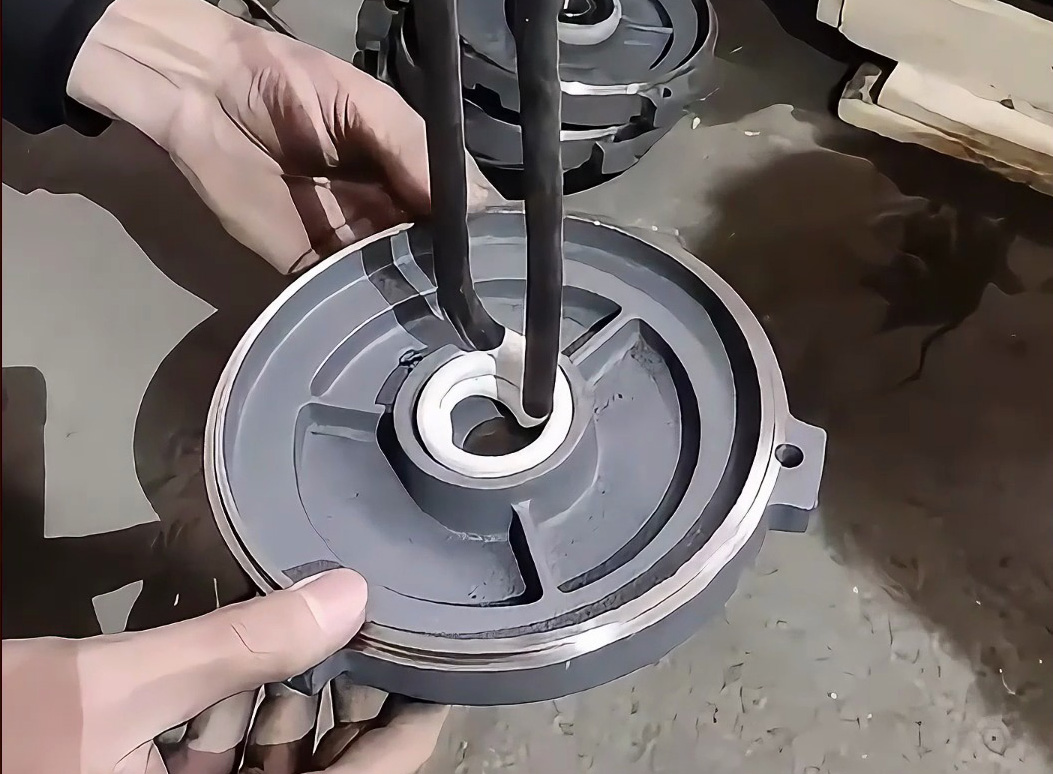 轴承过盈热套原来这么简单！海瑞拓高频加热机，一键搞定精准装配(图1)