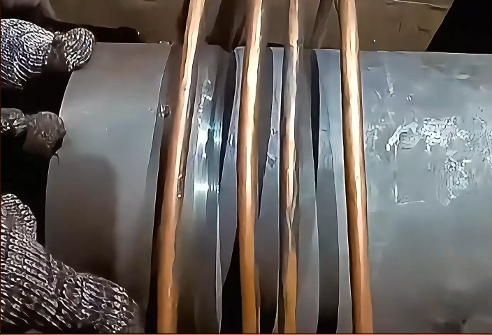 揭秘轧辊热装配全过程！超音频感应加热设备，精准赋能每一步(图1)