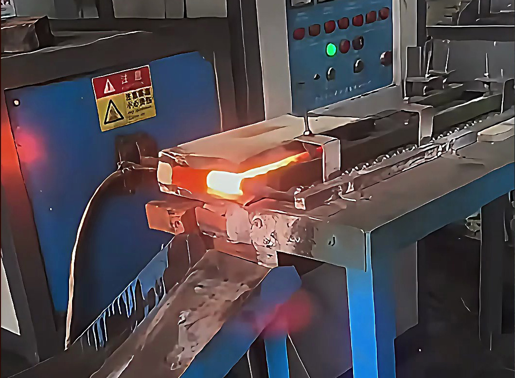 中小型锻造福音！简易感应加热自动化设备，高效省人又实惠(图1)