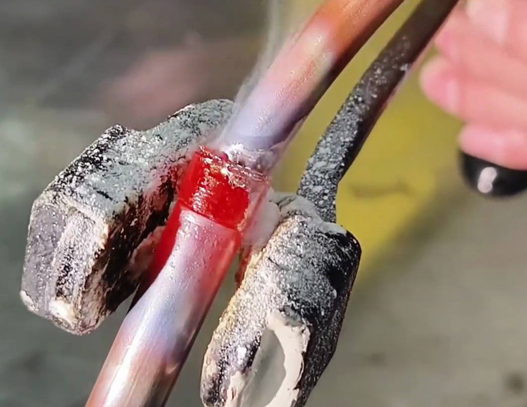 高频手持焊机，让铜管焊接不再是火焰焊接。