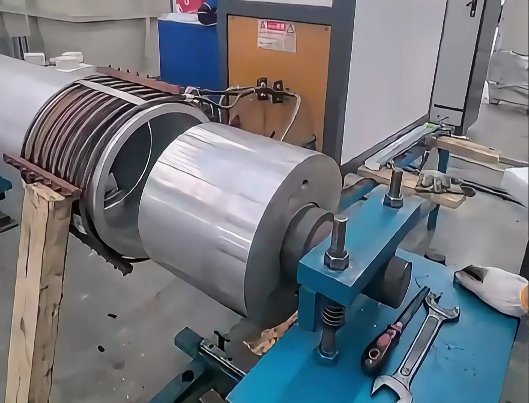 海瑞拓感应加热设备真高效！轧辊装配全程实拍，过盈配合装配难题一键破解(图1)