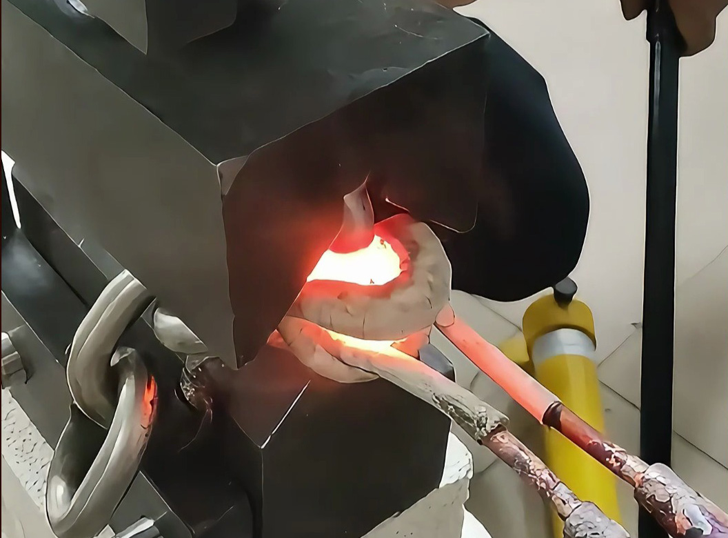 高频感应加热机操作大揭秘！提升金属件质量的关键在这里！