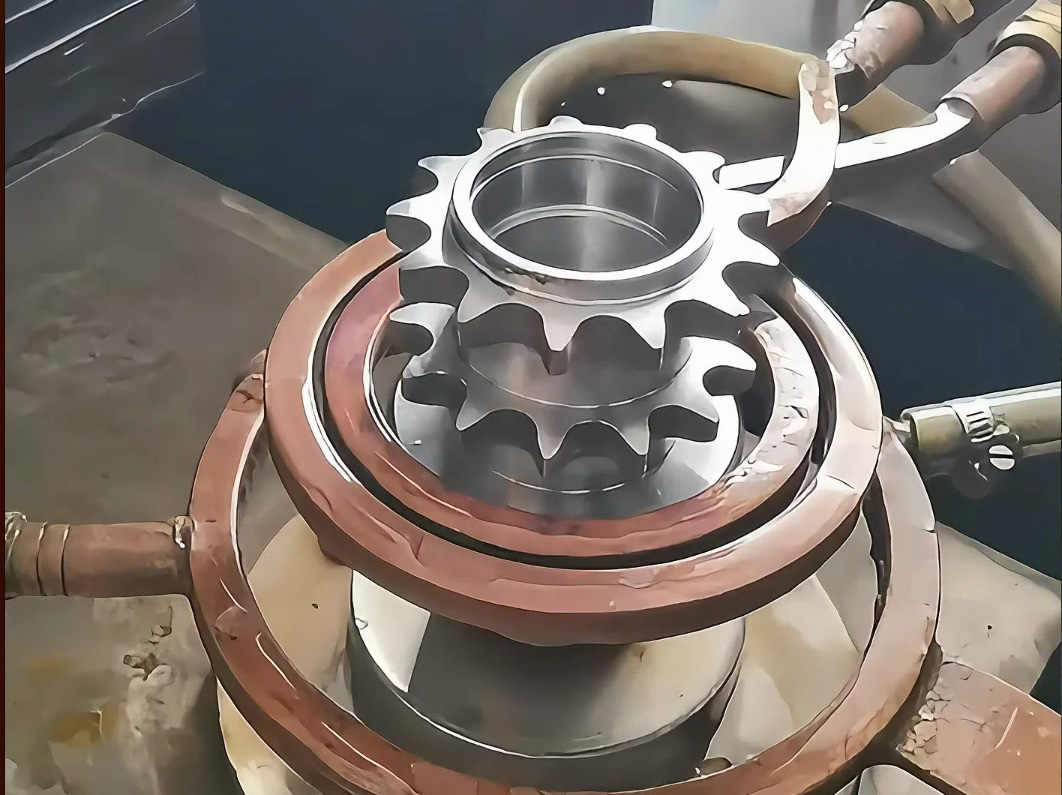 揭秘！数控高频淬火机床，让双排链轮淬火更均匀的核心秘诀(图1)