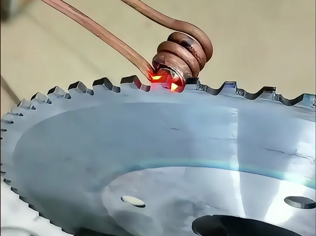 告别合金刀头难拆痛点!高频加热机轻松实现合金热拆(图1) 告别合金刀头难拆痛点!高频加热机轻松实现合金热拆(图1)