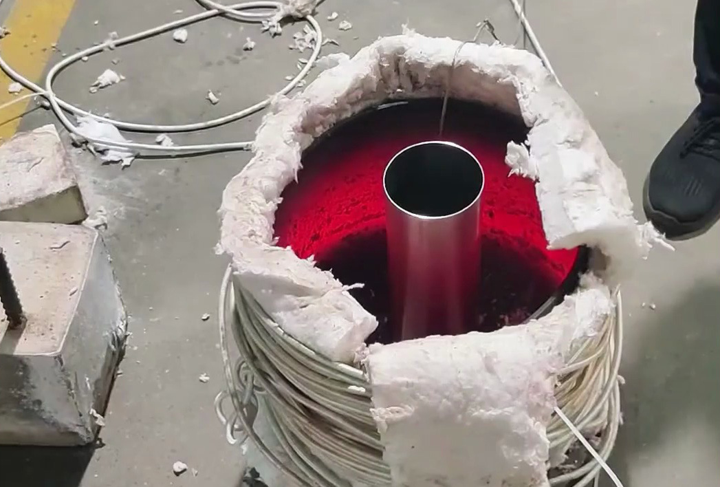 ​全过程揭秘！金属管热装热套配合，感应加热技术太实用(图1)