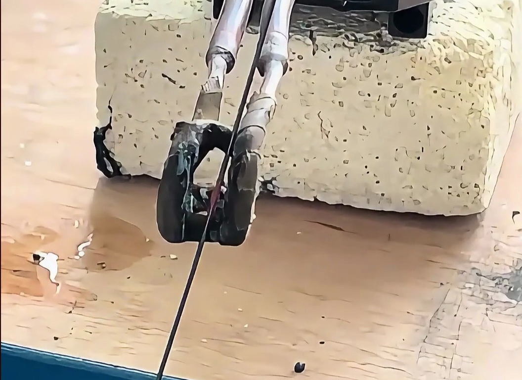 ​钛丝加工难题解决！超高频加热机这款设备让焊接折弯更容易！