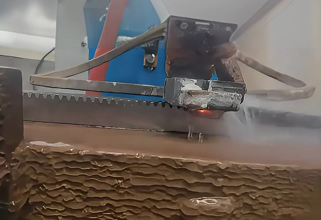 感应加热连续扫描滑动技术，让齿条淬火更均匀！(图1)