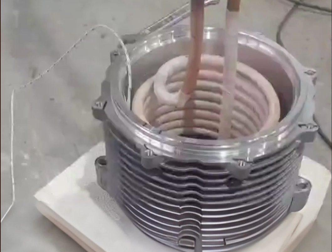 ​ 中频感应加热：电机壳无损热配合压装的黄金方案！轻松实现高