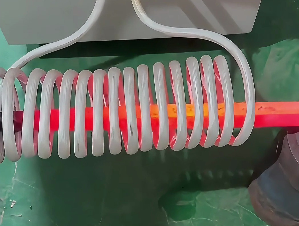 棒料600°流水线加热！高频感应加热设备带你见识工业神器！