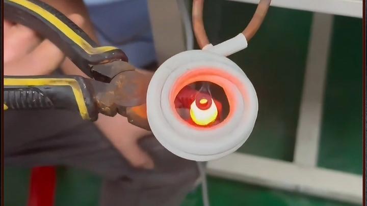 ​不锈钢水嘴焊接全过程，看高频焊机如何高效精准完成！