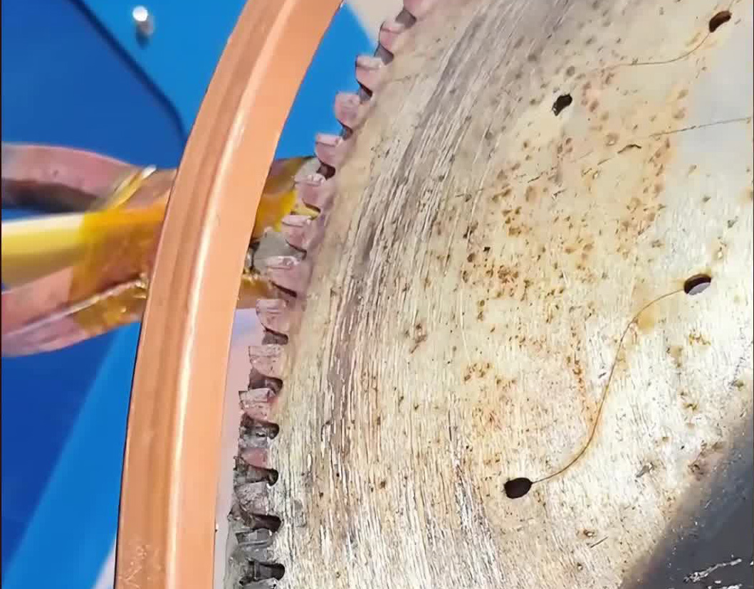 海瑞拓高频加热机|锯片锯齿合金热拆现场实拍,轻松高效无损拆解!(图1) 海瑞拓高频加热机|锯片锯齿合金热拆现场实拍,轻松高效无损拆解!(图1)