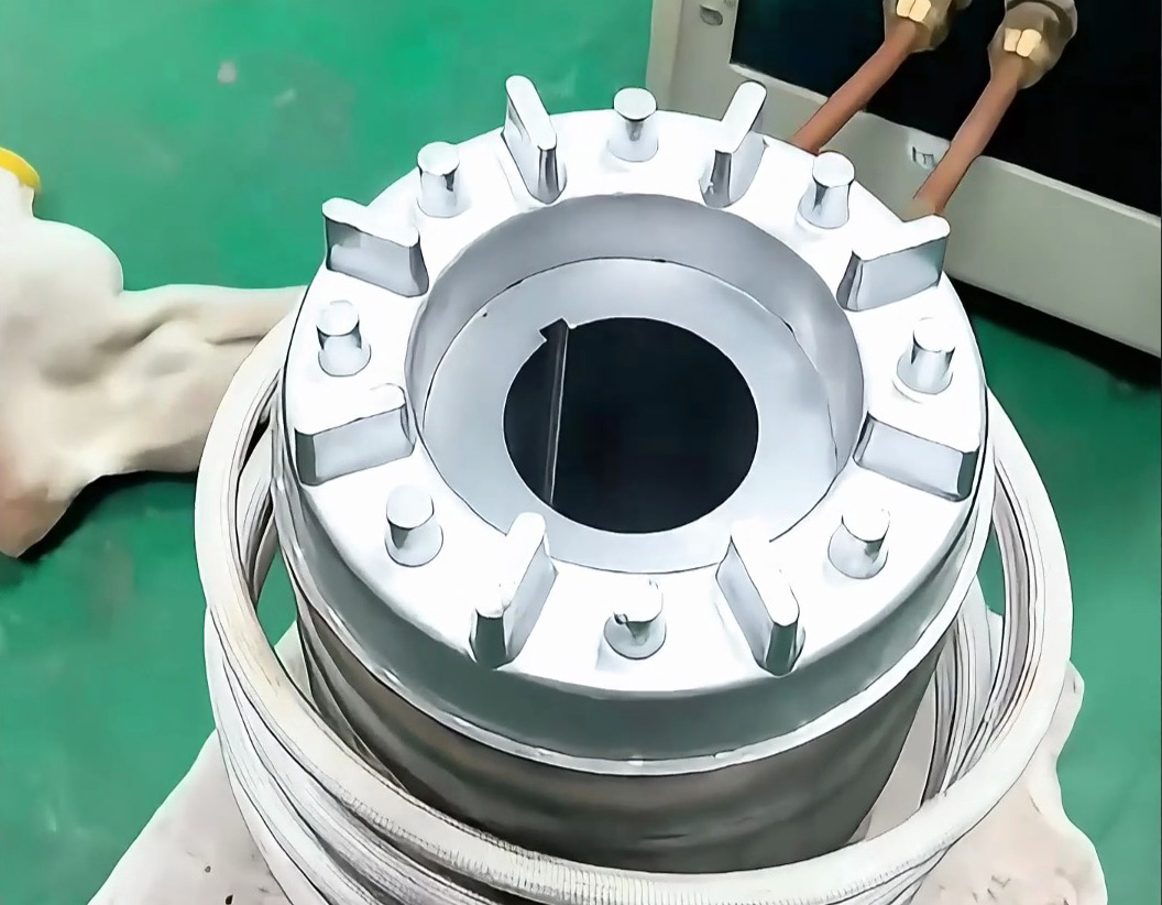 高科技工艺！高频加热机如何精准加热电机转子？